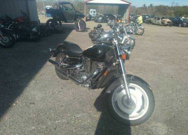 Honda VT1100C2 (SHADOW SABRE)