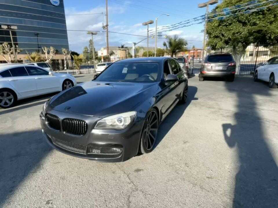 BMW 750i