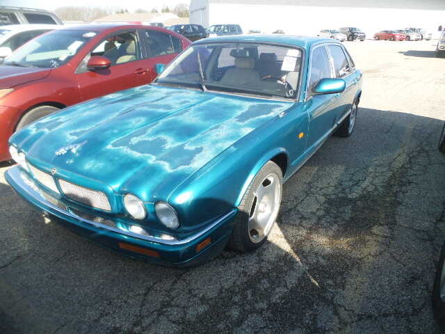 Jaguar XJR
