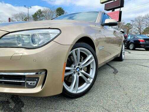 2013 BMW 740i