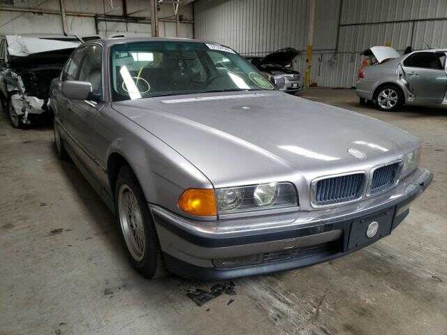 BMW 740i