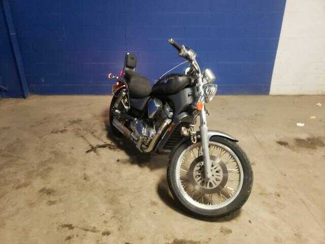 Suzuki VS800