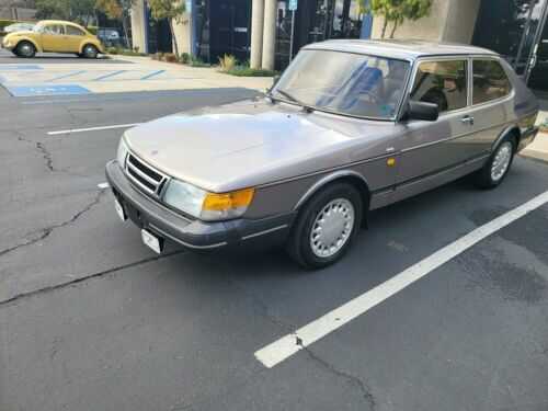 Saab 900