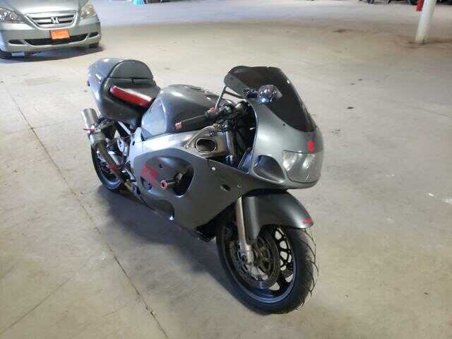Suzuki GSX-R750