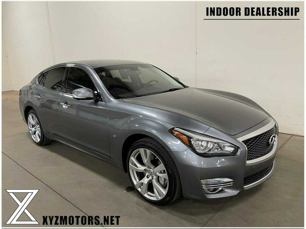 Infiniti Q70