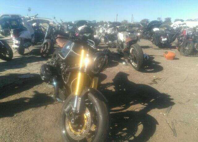 BMW R nineT