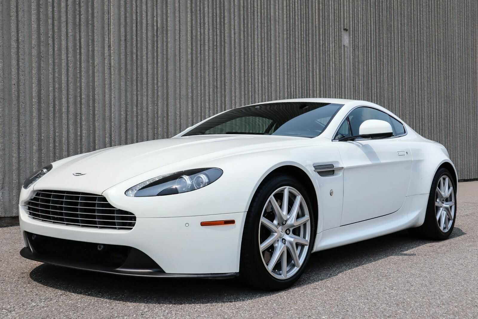Aston Martin V8 Vantage