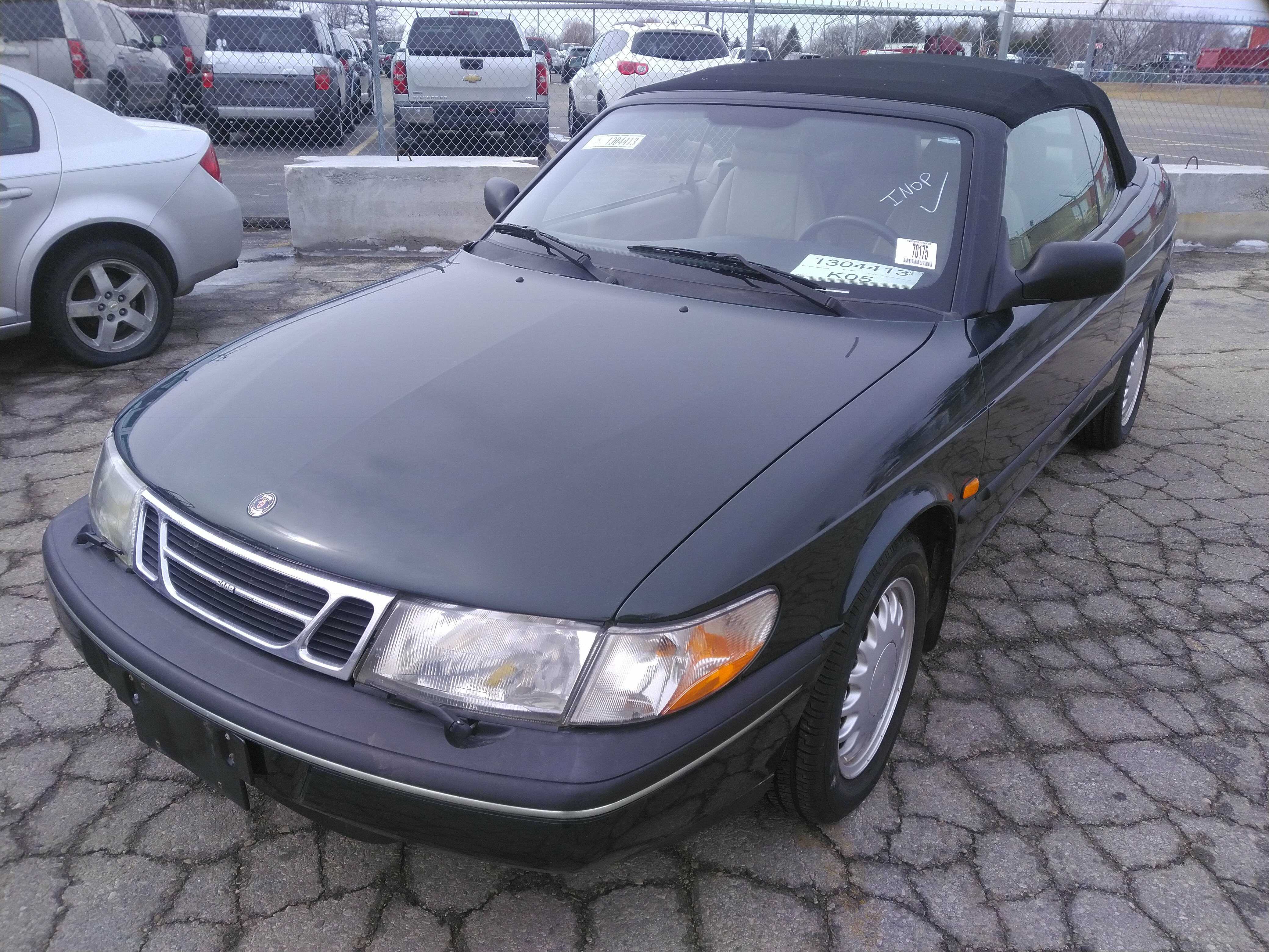 Saab 900
