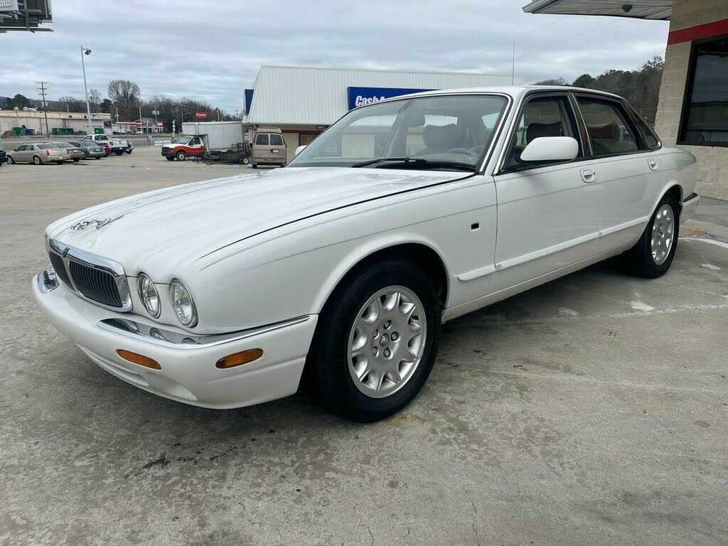 Jaguar XJ8