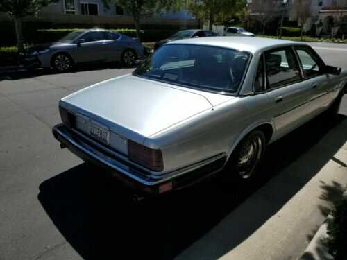 Jaguar XJ6