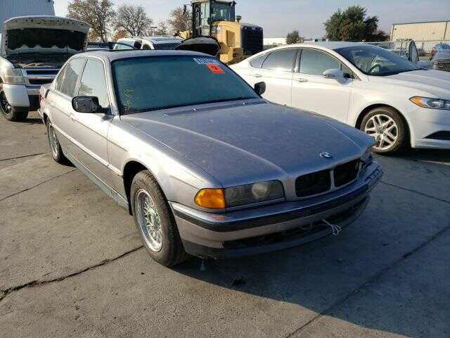 BMW 740i