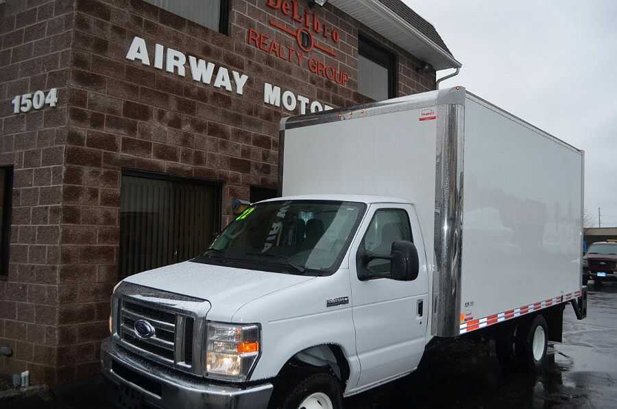 2022 FORD E-350