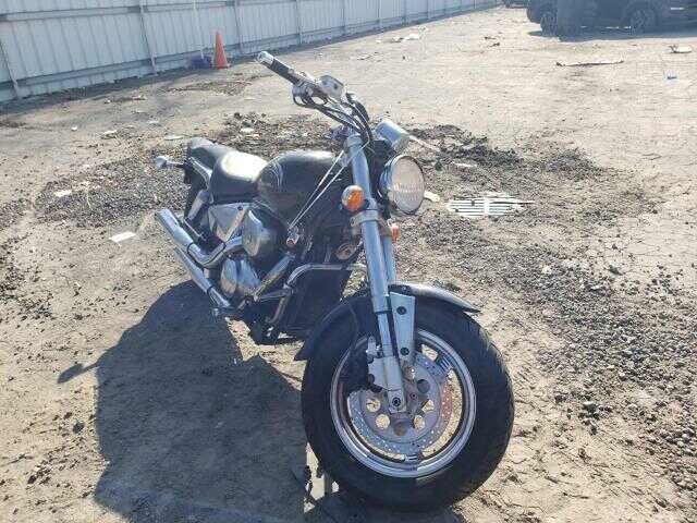 Suzuki VZ800