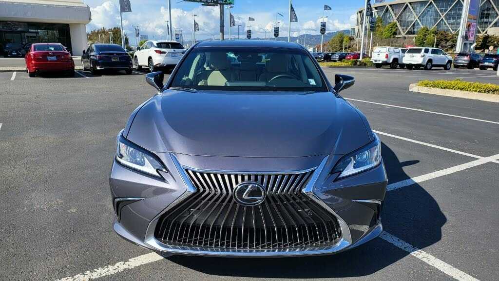 2019 Lexus ES