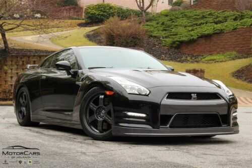 Nissan GT-R