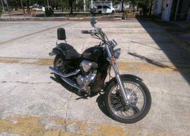 Honda VT600C (SHADOW VLX)