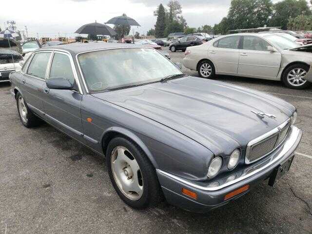 Jaguar XJR