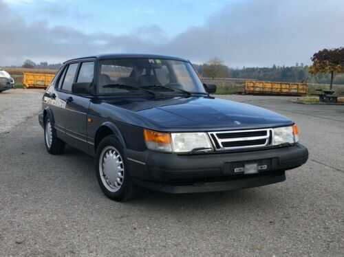 Saab 900