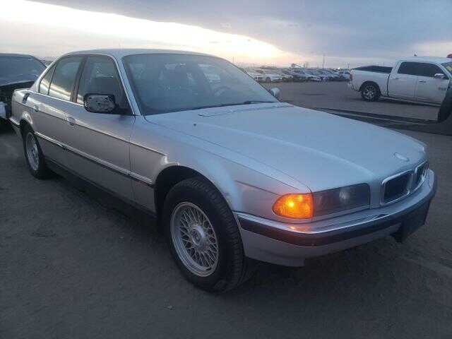 BMW 740i