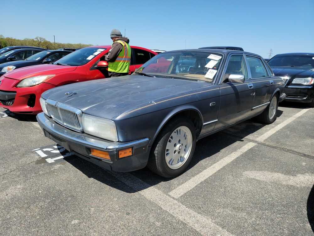 Jaguar XJ6