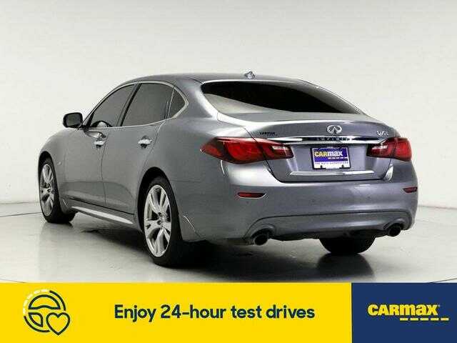 Infiniti Q70L