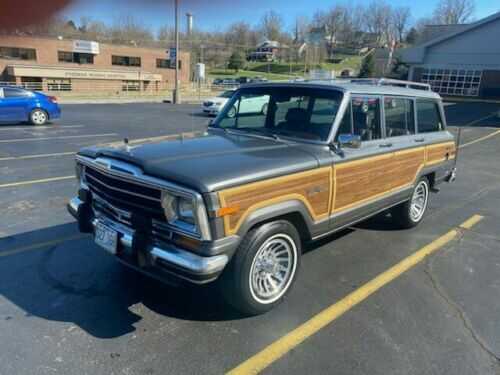 Jeep Grand Wagoneer