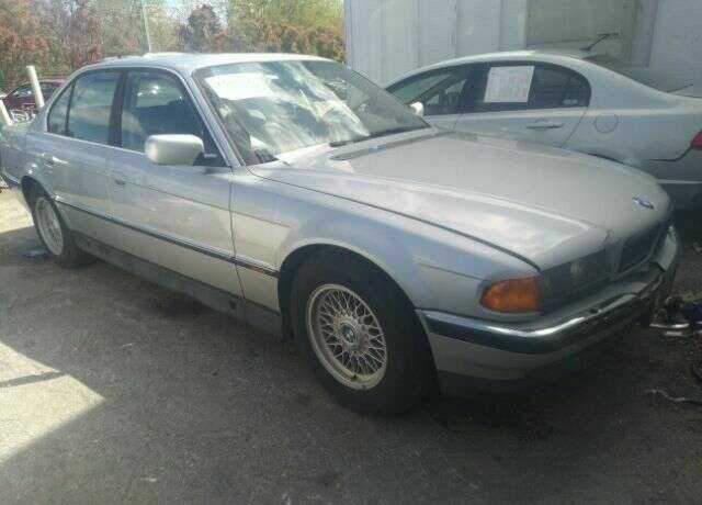 BMW 740i