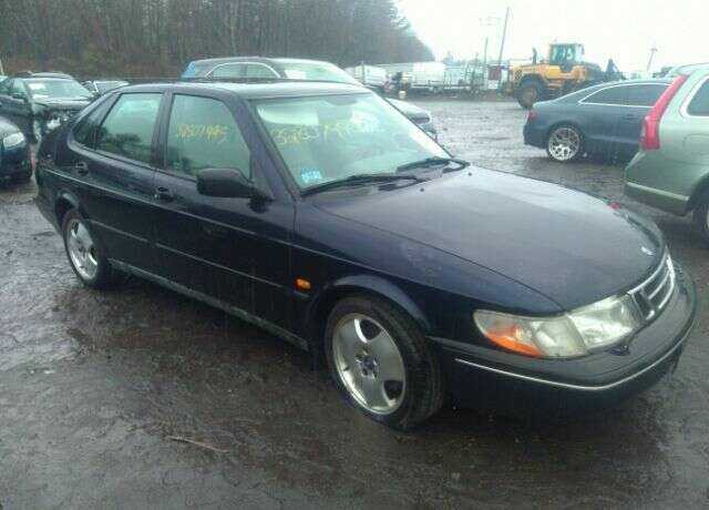 Saab 900