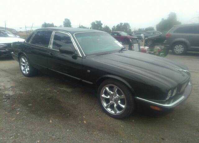Jaguar XJR