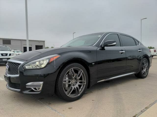 Infiniti Q70L