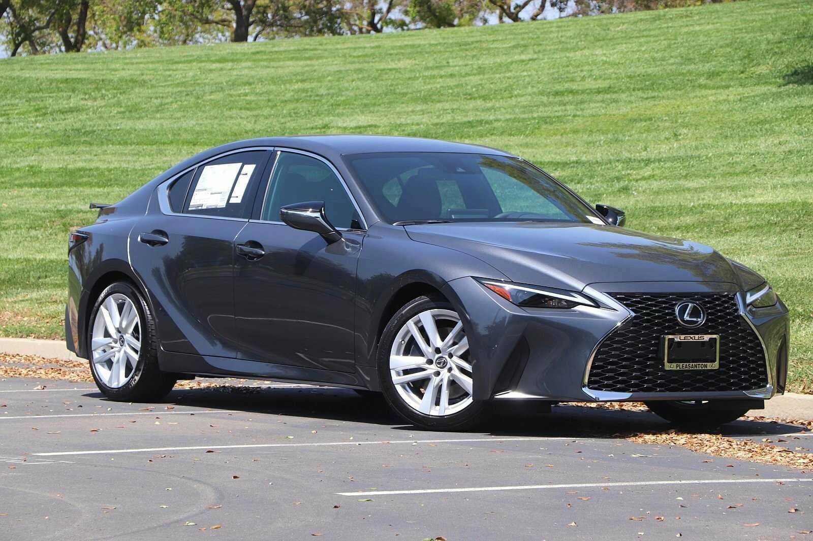 2022 Lexus IS