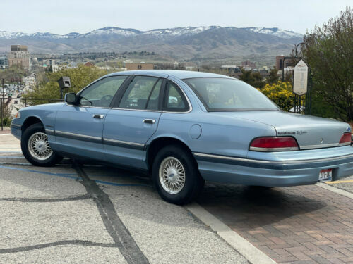 Ford Crown Victoria