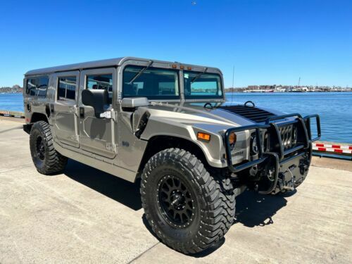 HUMMER H1