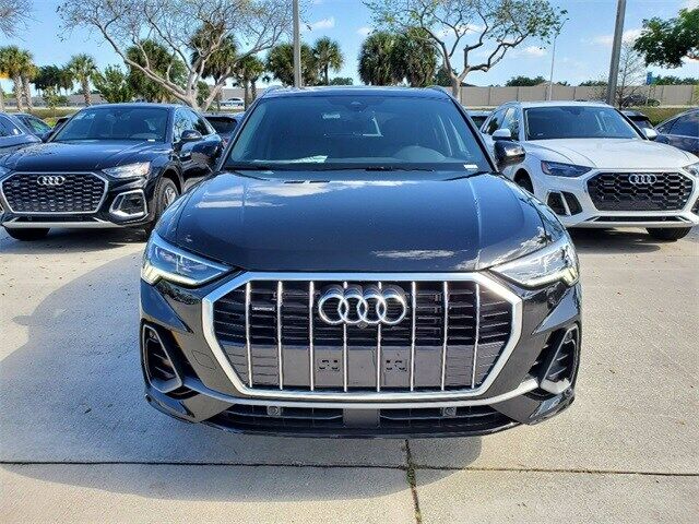 2022 Audi Q3