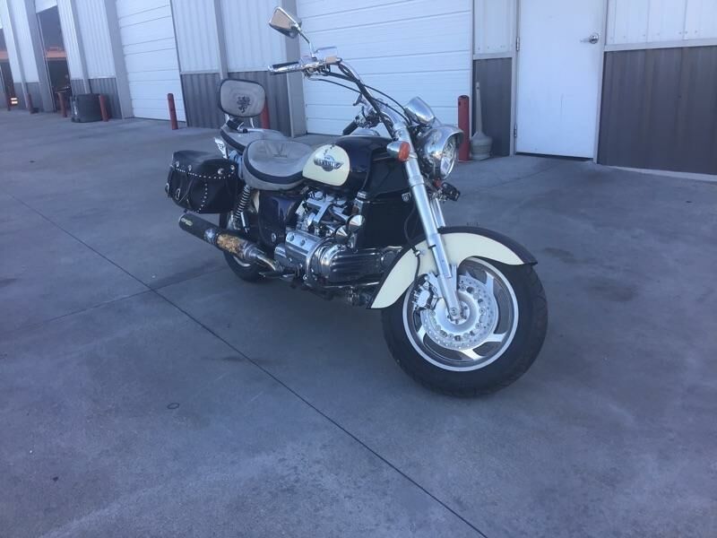 Honda GL1500C (VALKYRIE)