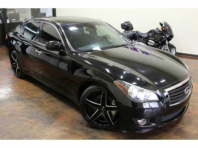 Infiniti M56