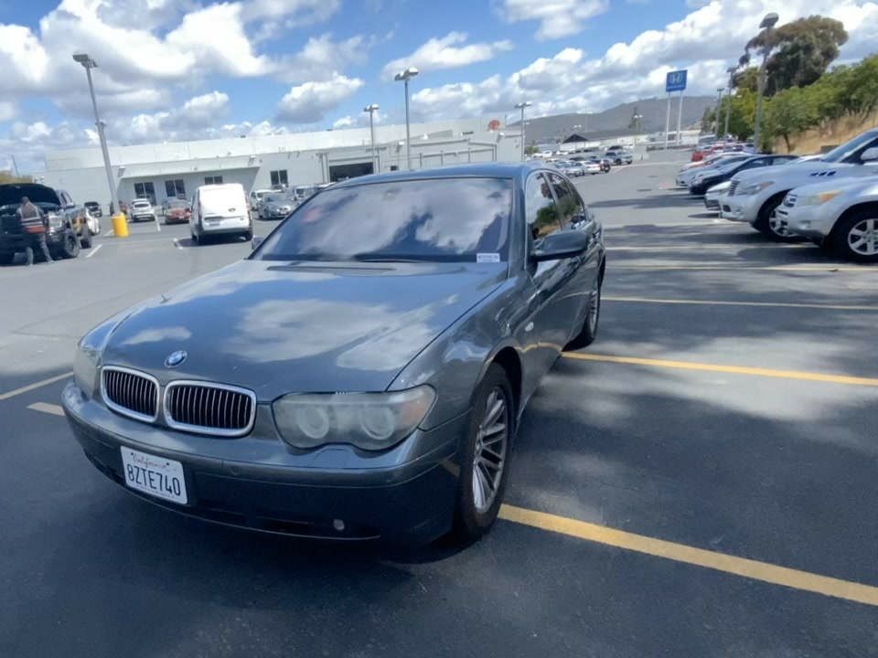 BMW 745i