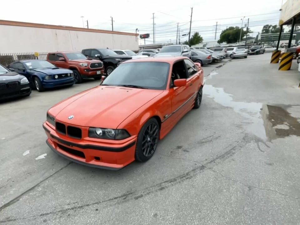 BMW 325iS