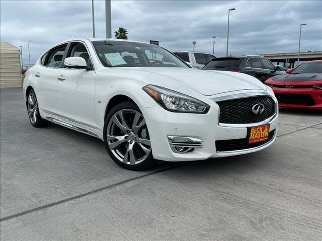 Infiniti Q70L