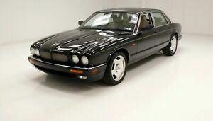 Jaguar XJR
