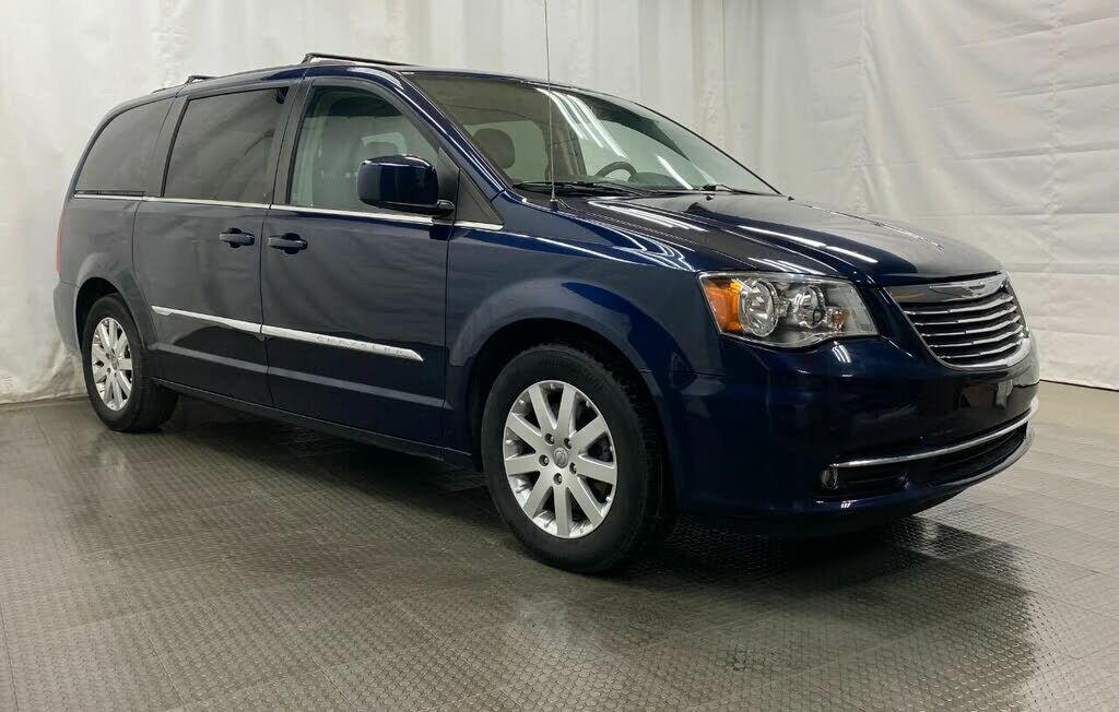 2014 CHRYSLER Town and Country