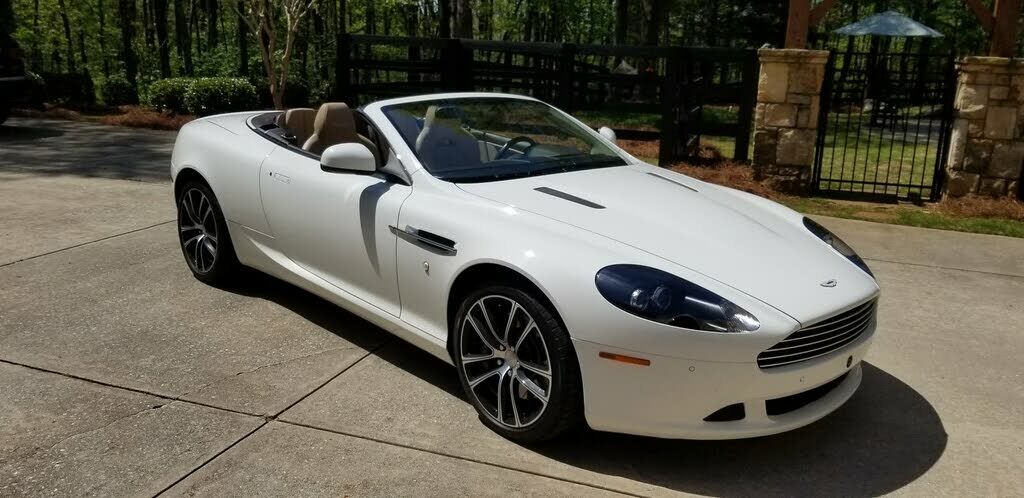 Aston Martin DB9