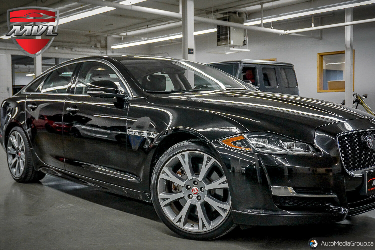 Jaguar XJ