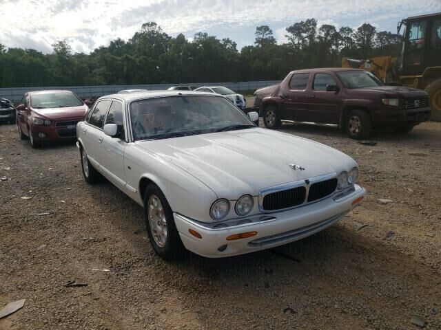 Jaguar XJ8