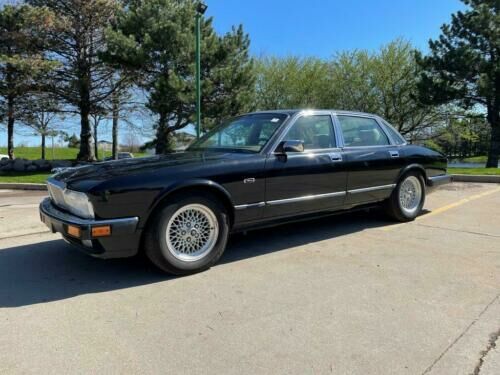 Jaguar XJ12