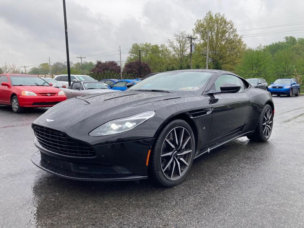 Aston Martin DB11