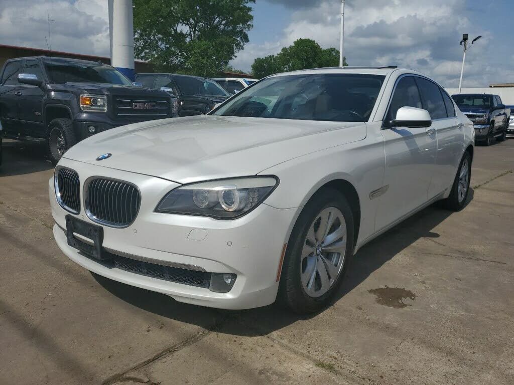 BMW 740i