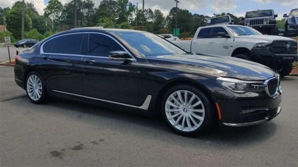2016 BMW 740i