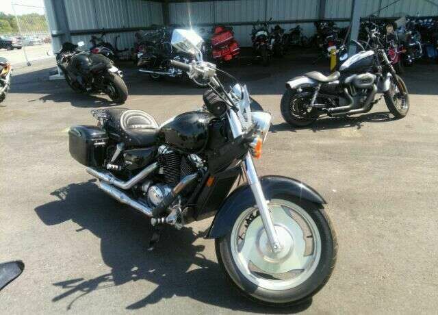 Honda VT1100C2 (SHADOW SABRE)