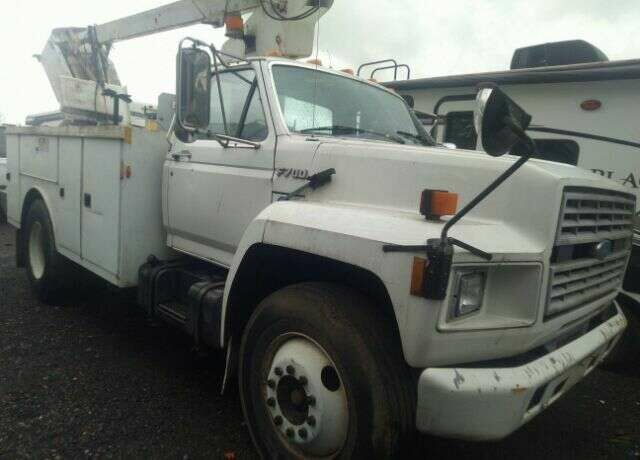 Ford F-700